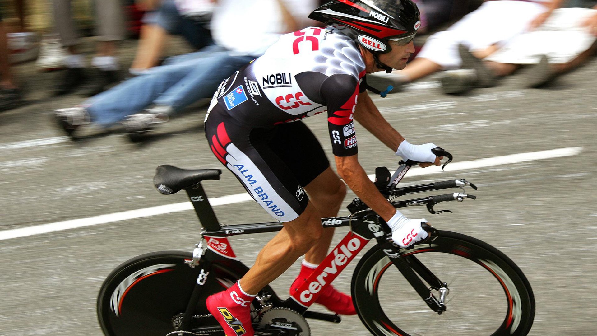 开云平台-西决生死战焦点战，猛龙鏖战开拓者，坚韧与意志的终极较量  第2张